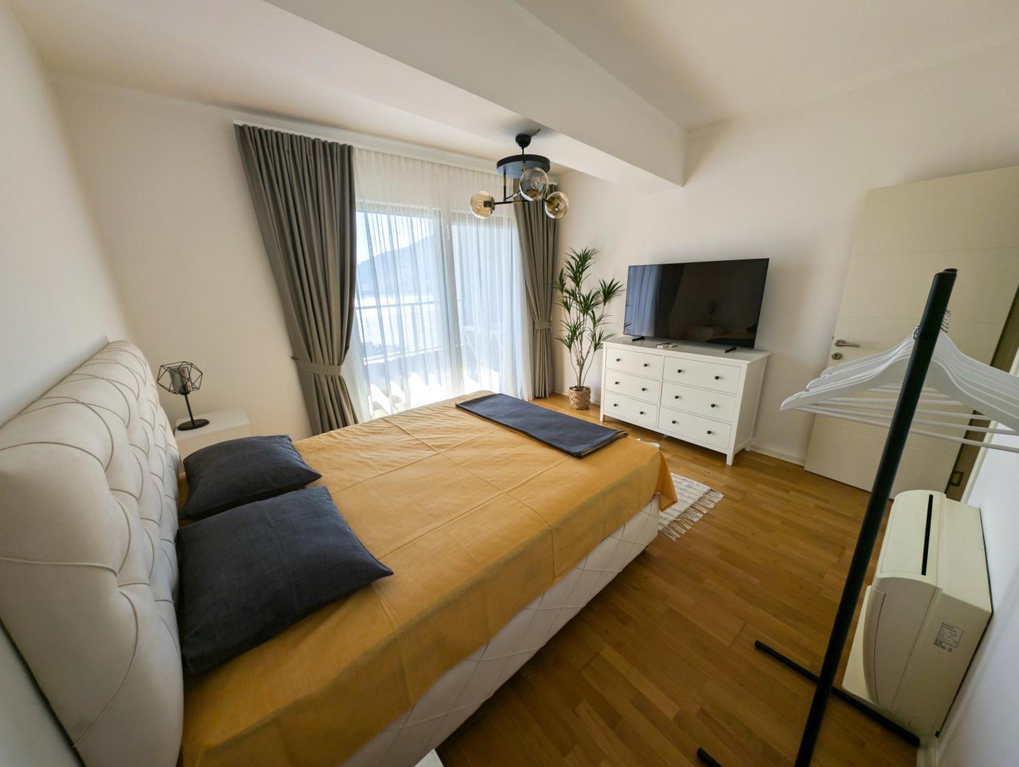 Lux Apartments Harmonia Будва Екстер'єр фото