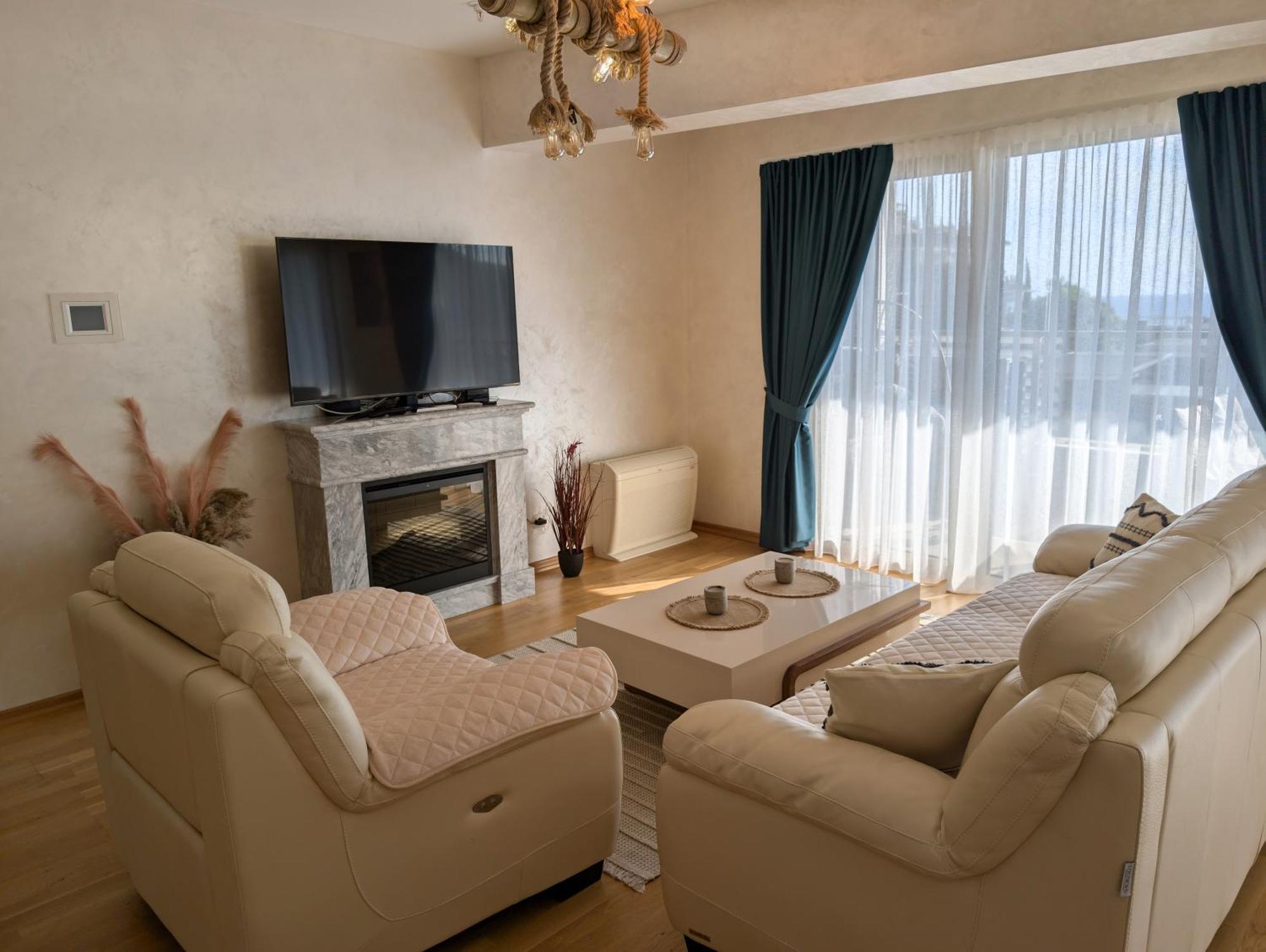 Lux Apartments Harmonia Будва Екстер'єр фото